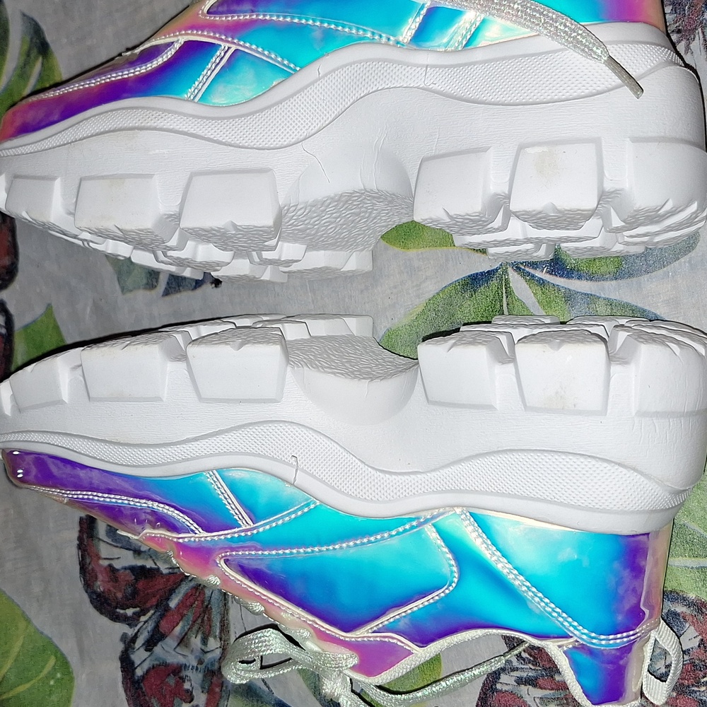 NWT SIZE 9 LUCKY STEP HOLOGRAM MEMORY FOAM PLATFORM SNEAKERS - Picture 6 of 9